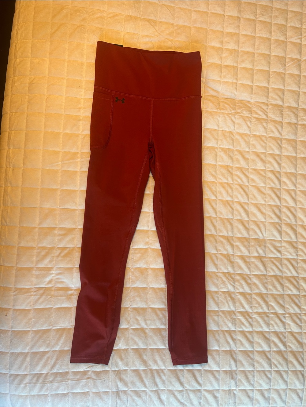 Under Armour NWT Maroon High-Waist Leggings with Side Pocket